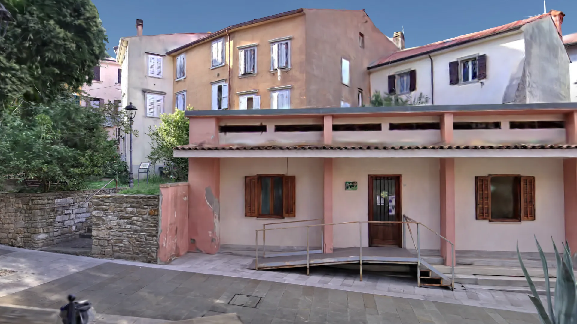 MUGGIA, captured